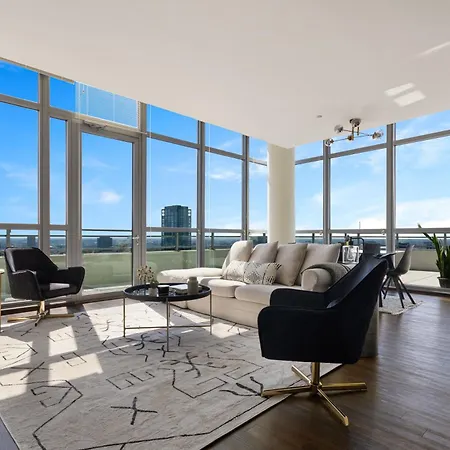 K2 Sky High Apartments With Stunning Chicago Views In West Loop-3