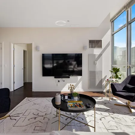 K2 Sky High Apartments With Stunning Chicago Views In West Loop-2